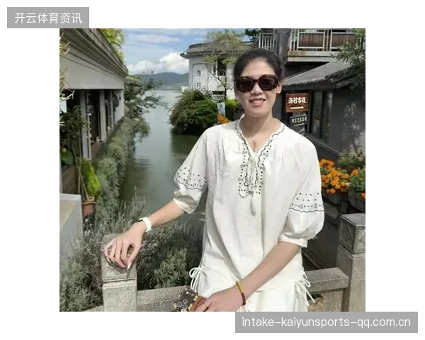 李盈莹出游秦皇岛：从海滩浪漫到山海奇观——她的“打卡”旅程